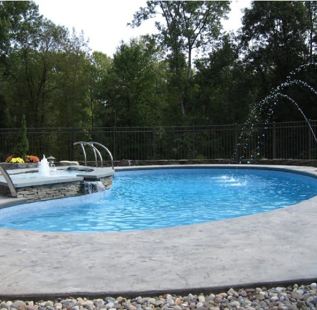 In Ground Vinyl Liner Swimming Pool - Crescent Model